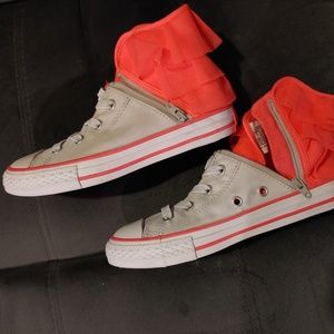 Girls converse size 1